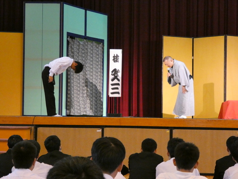 geijutu_kanshoiu(23)